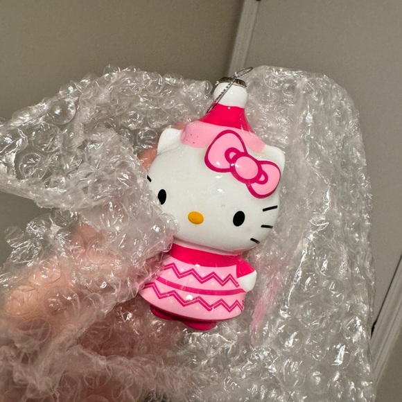 π HALLMARK HELLO KITTY CHRISTMAS ORNAMENT Decoupage Holiday Sanrio Shatterproof - Picture 5 of 5